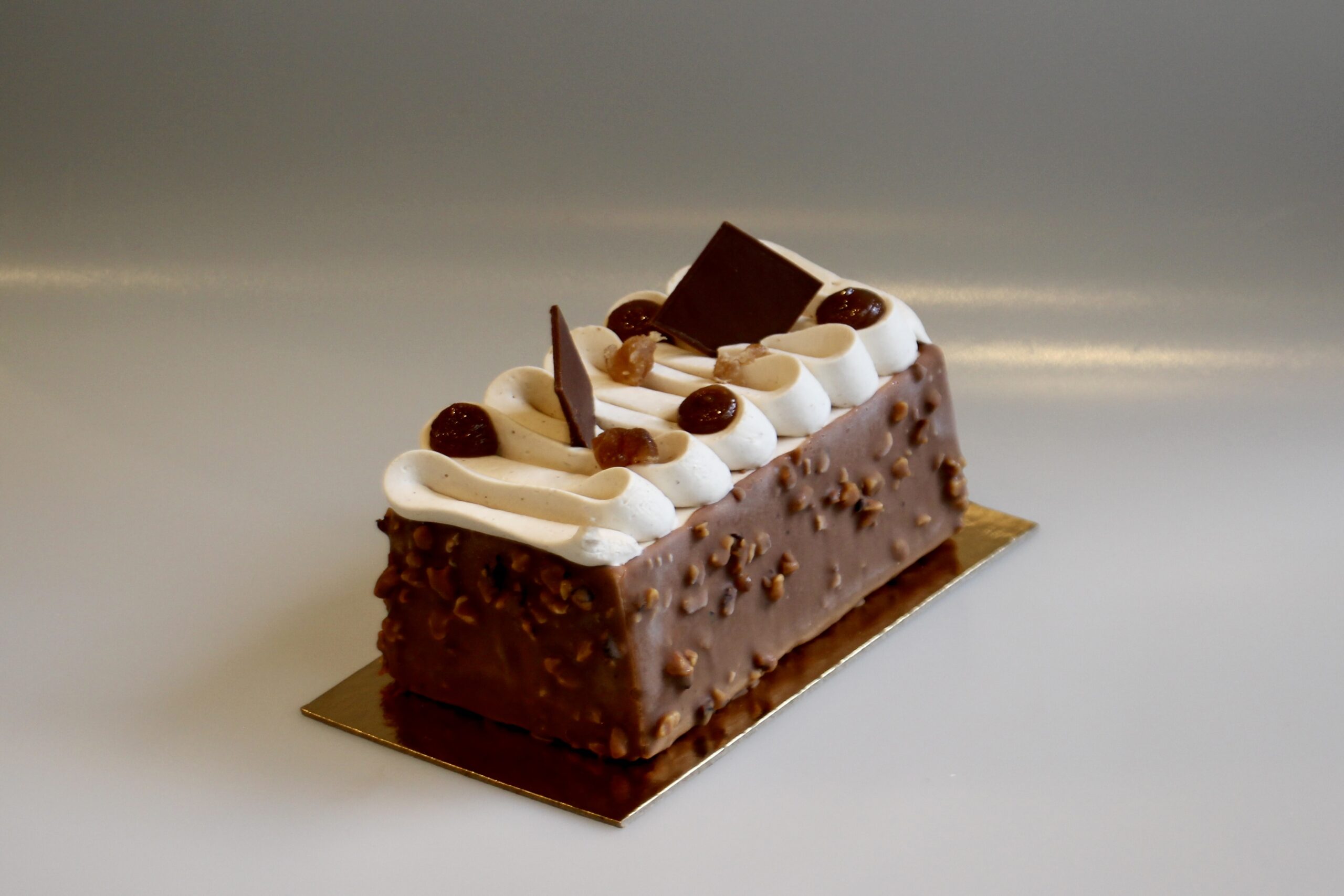 La Bûche Mont-Blanc aux marrons confits et crème de marron Pains and Co Factory