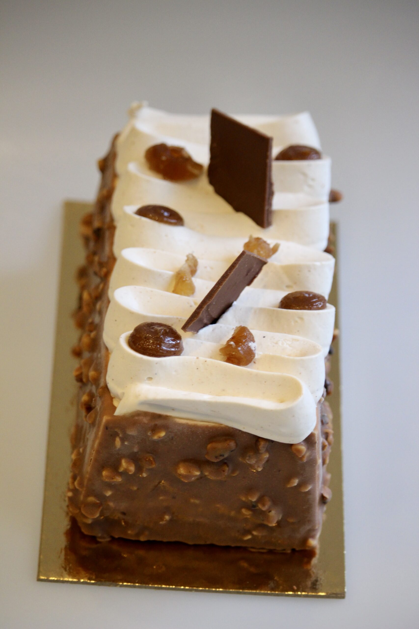 Mont-Blanc Bûche aux marrons confits et crème de marron Pains and Co Factory